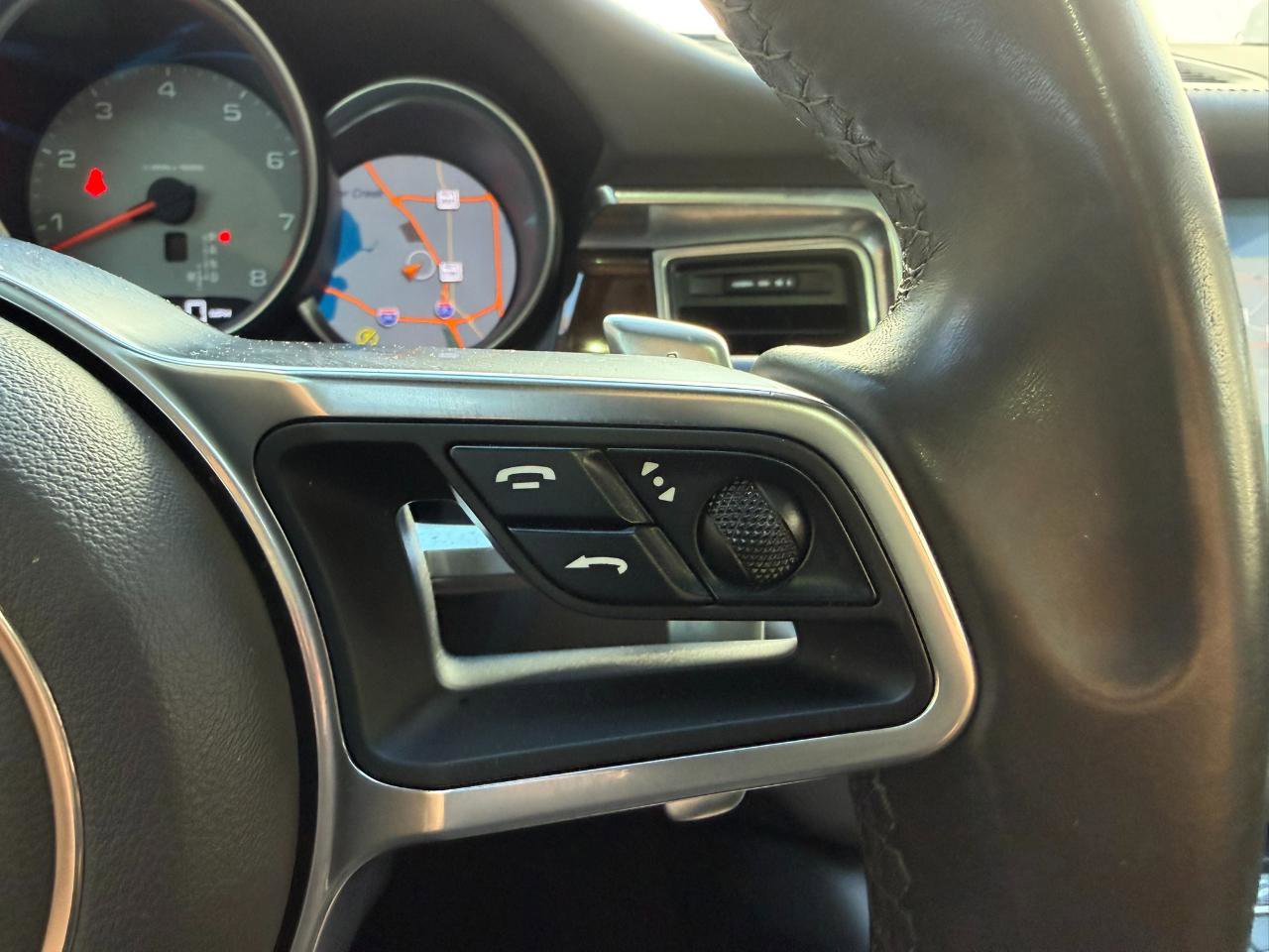 Used 2018 Porsche Macan S image 33