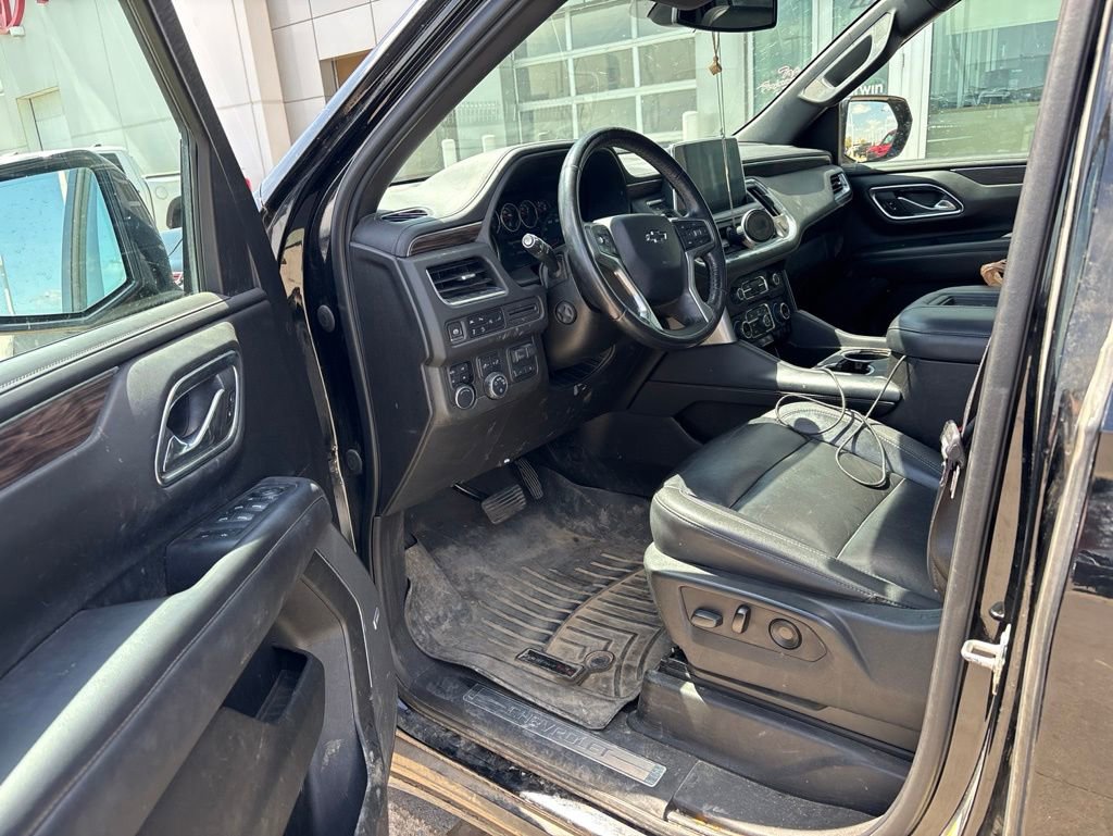 Used 2021 Chevrolet Suburban Z71 w/ Z71 Signature Package AWD/4WD image 11