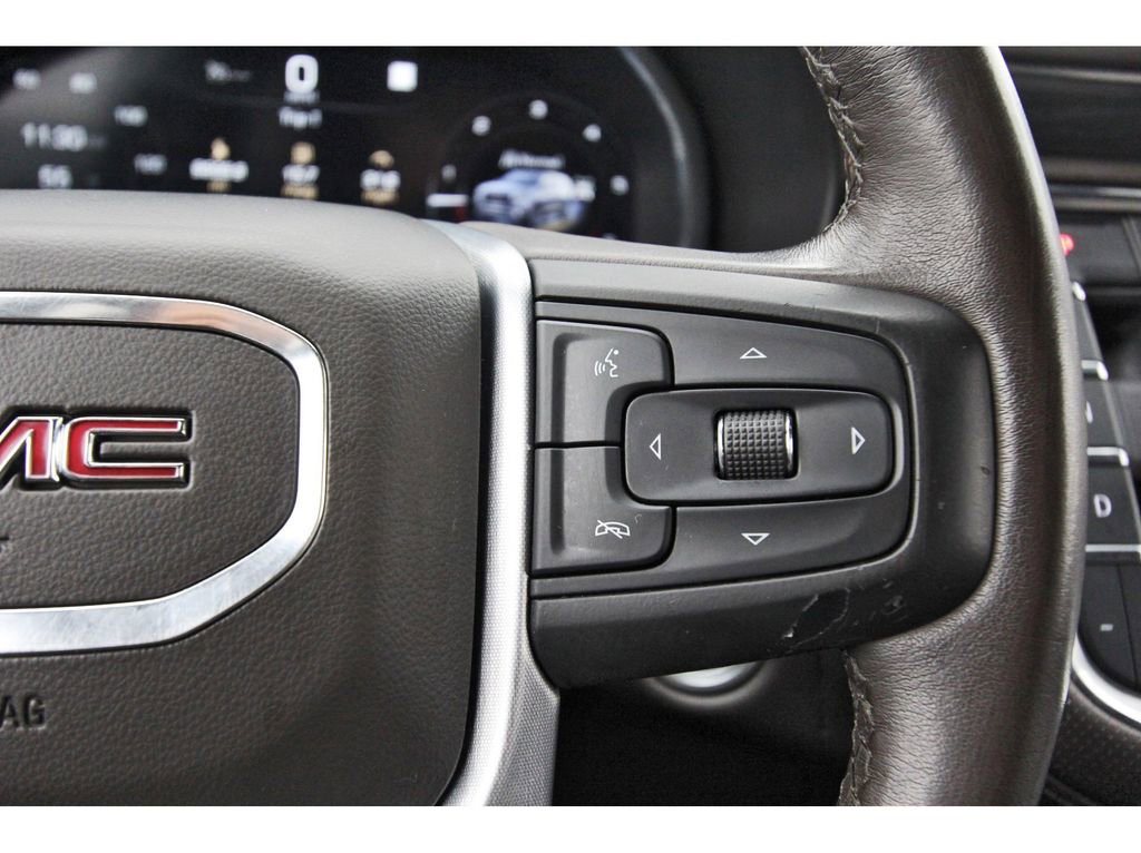 Used 2023 GMC Yukon XL SLT image 17