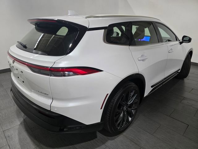 Used 2025 Toyota Crown Signia w/ Advanced Technology Package AWD/4WD image 5