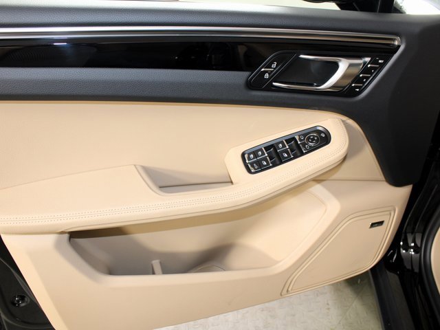 New 2025 Porsche Macan image 19