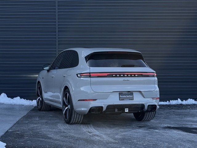 New 2025 Porsche Cayenne Turbo image 3