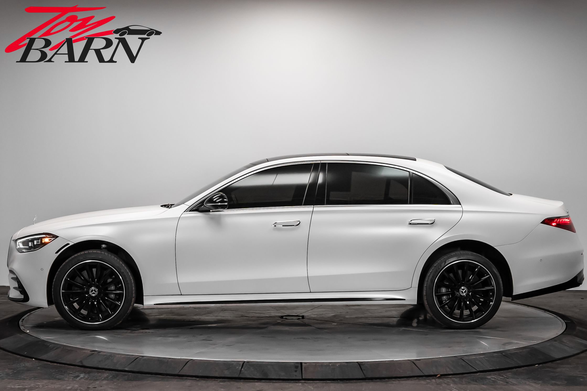 Used 2022 Mercedes-Benz S 580 4MATIC Sedan video 2