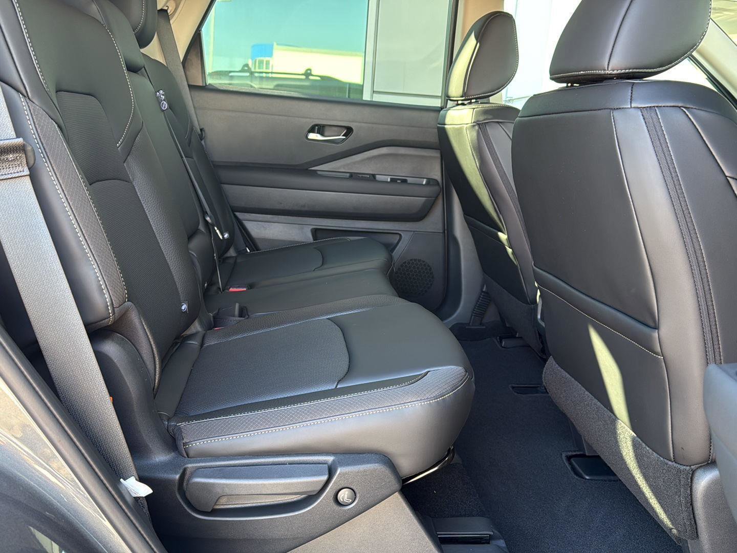 New 2026 Nissan Pathfinder SL AWD/4WD image 40