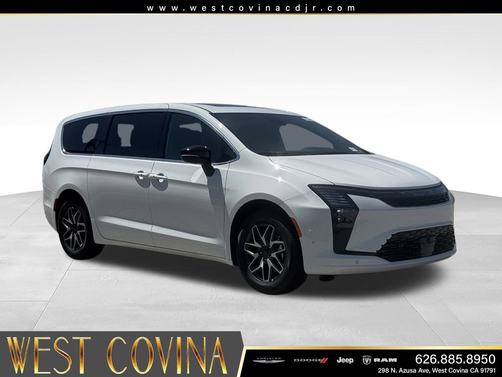 New 2027 Chrysler Pacifica Limited FWD image 5