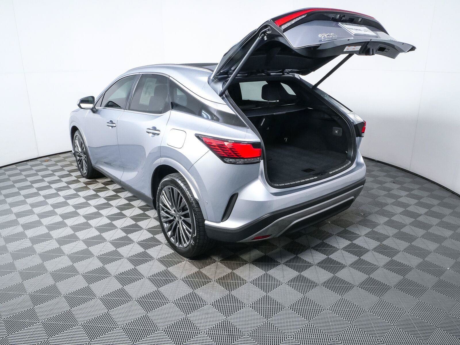 Used 2026 Lexus RX 450h AWD w/ Convenience Package image 30