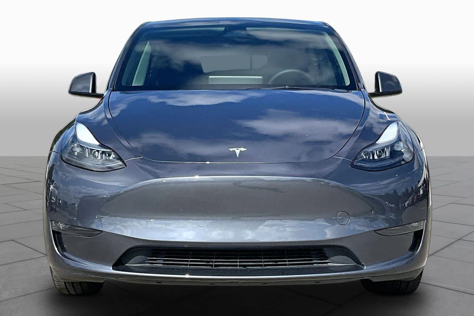 Used 2023 Tesla Model Y Long Range AWD/4WD image 3