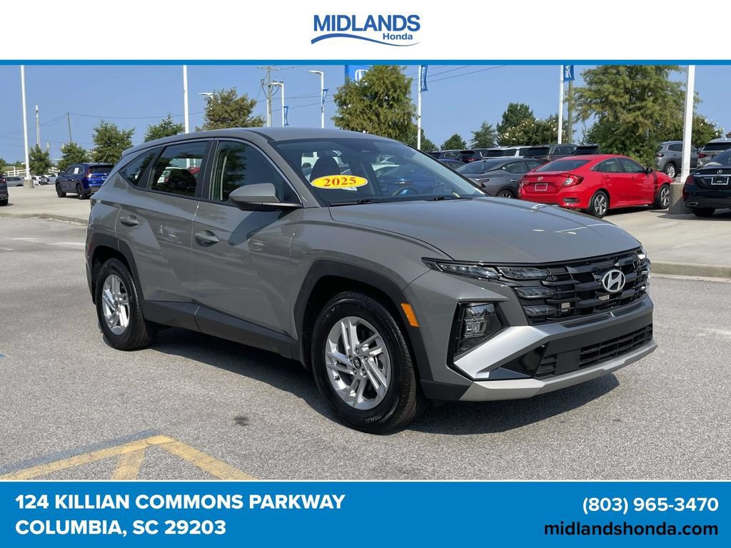 Used 2025 Hyundai Tucson SE FWD image 1
