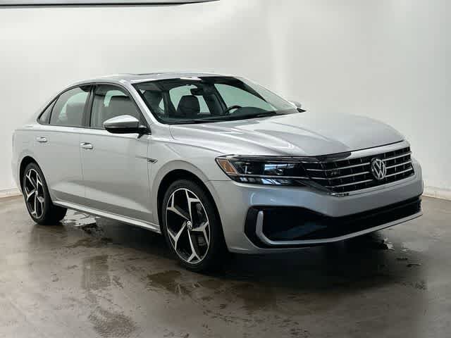 Certified 2020 Volkswagen Passat 2.0T R-Line FWD image 29
