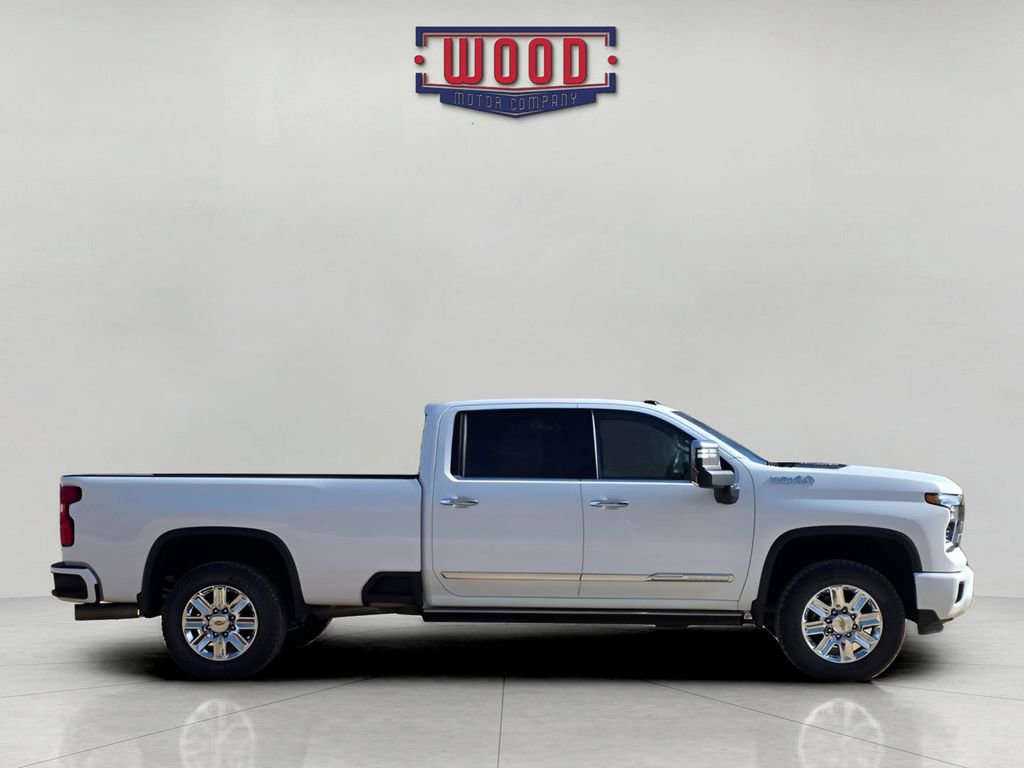 Used 2024 Chevrolet Silverado 2500 High Country w/ Technology Package image 2