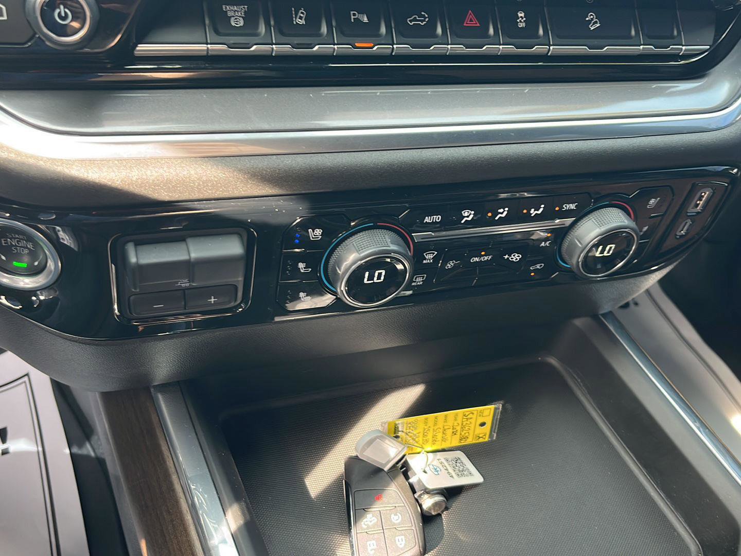 Used 2024 Chevrolet Silverado 2500 High Country w/ High Country Premium Package image 16