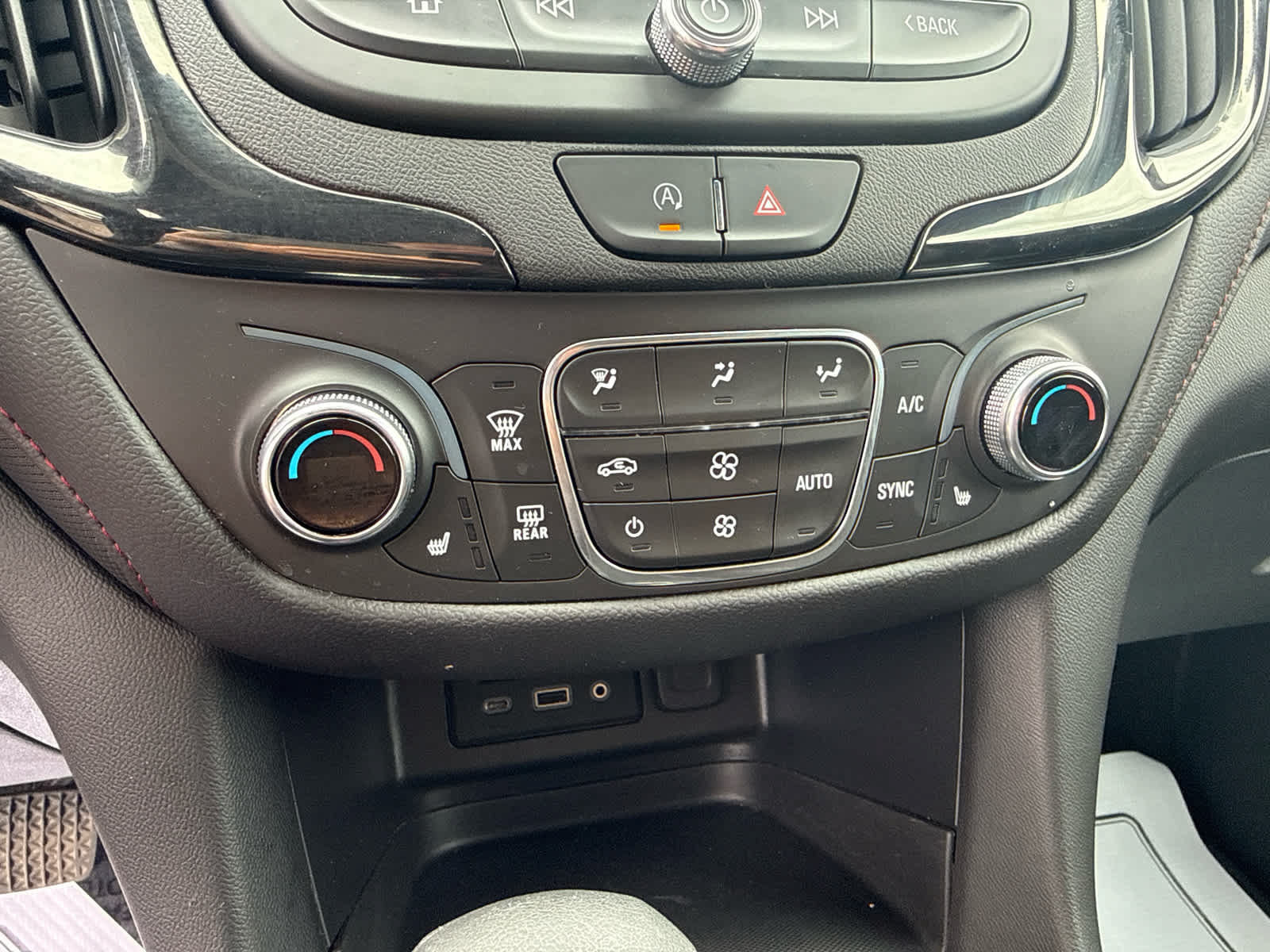 Certified 2023 Chevrolet Equinox RS FWD image 23