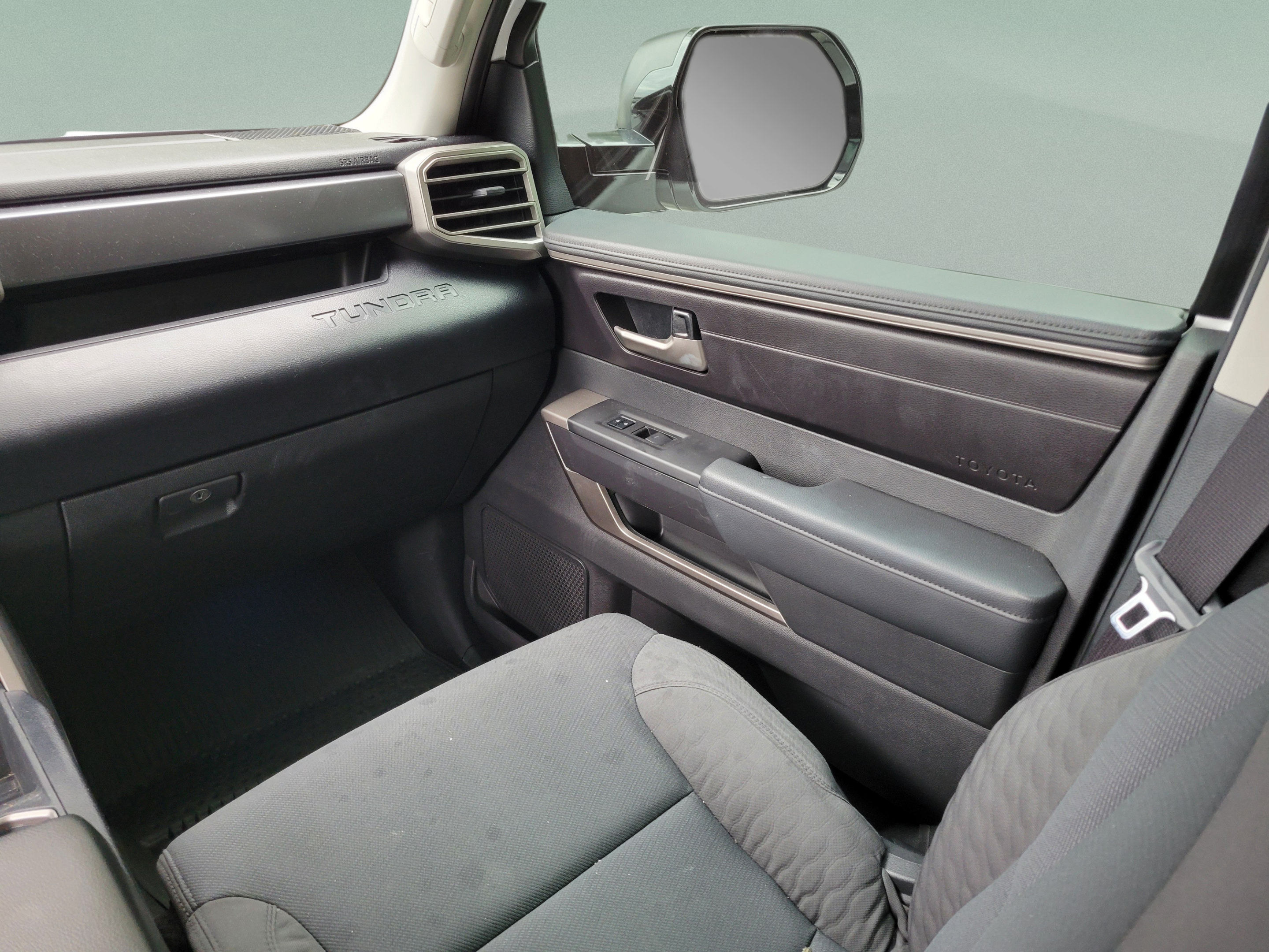 Used 2024 Toyota Tundra SR5 w/ SR5 Convenience Package RWD image 9