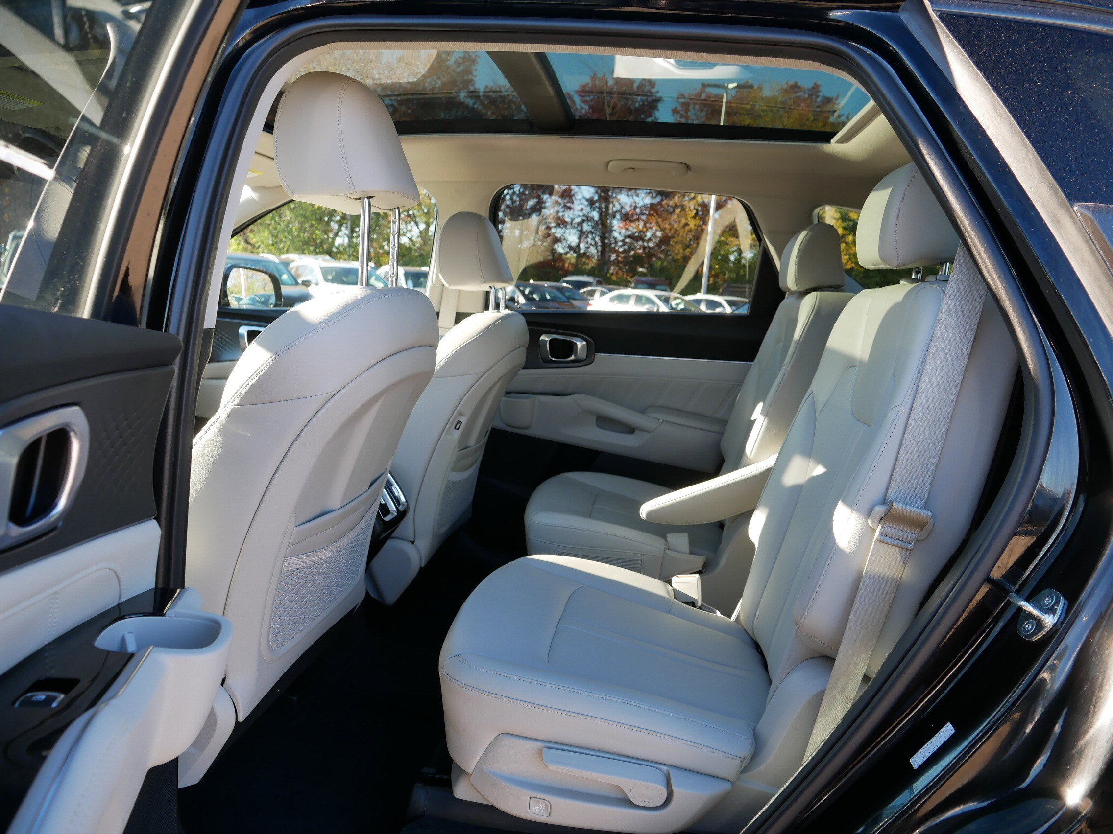 Certified 2023 Kia Sorento SX image 36