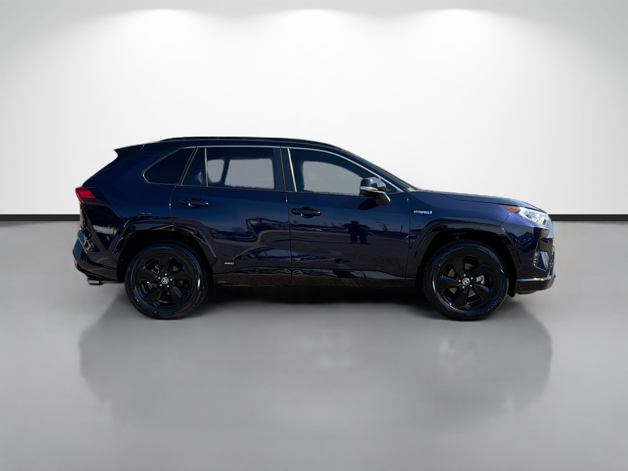 Used 2020 Toyota RAV4 XSE image 2