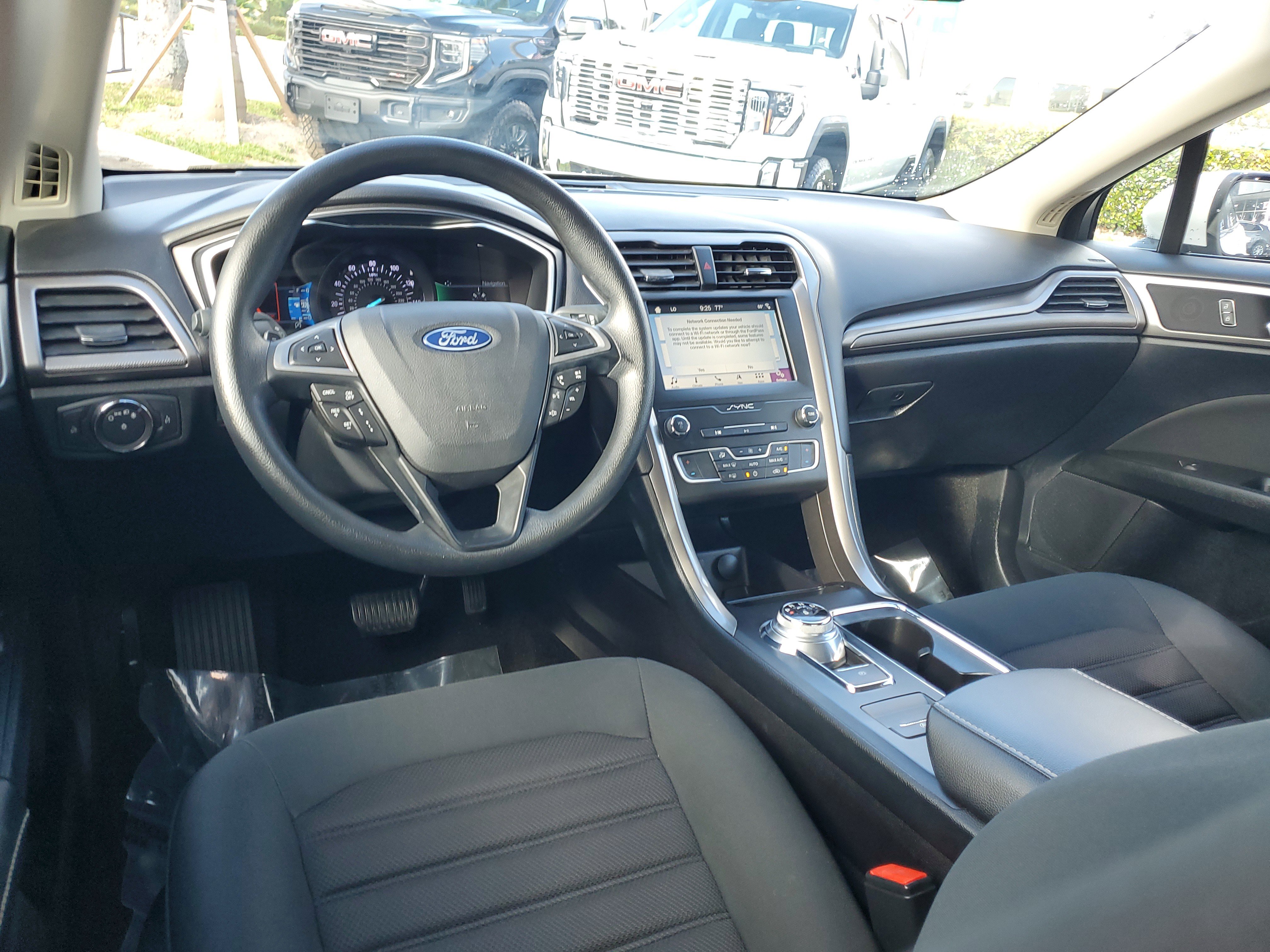 Used 2019 Ford Fusion SE image 18