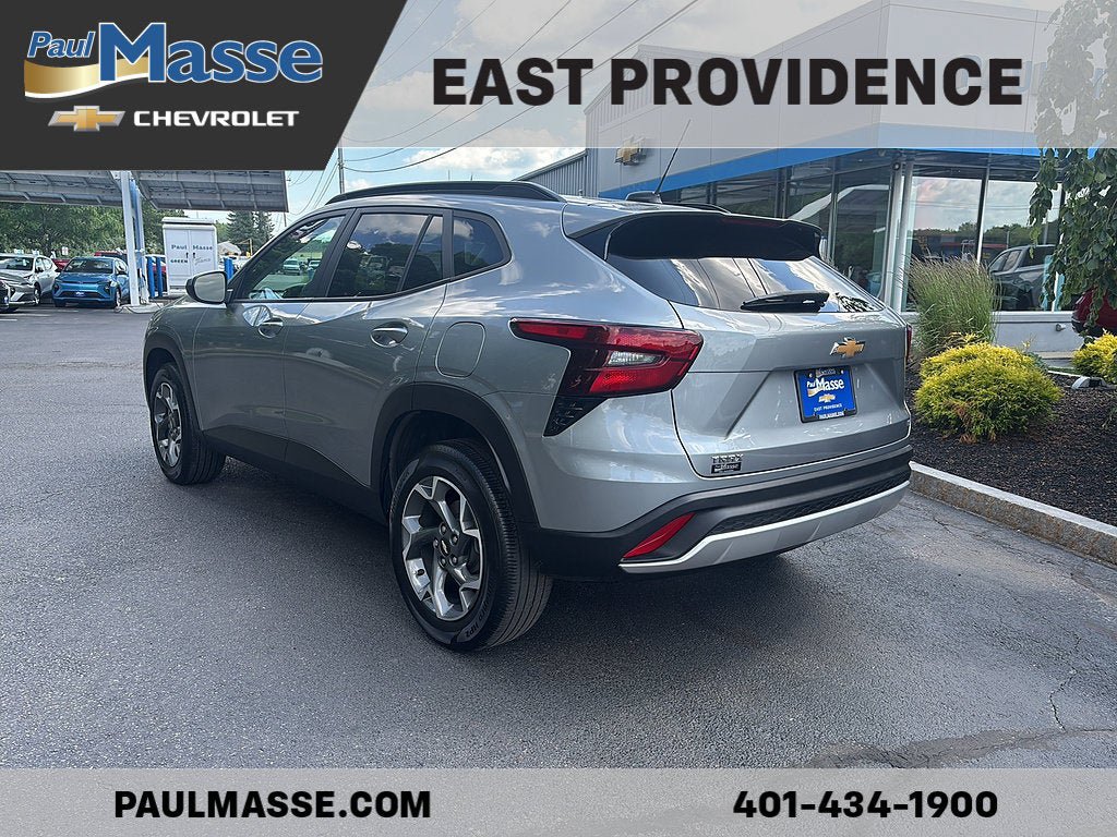 Certified 2024 Chevrolet Trax LT w/ LT Convenience Package FWD image 5