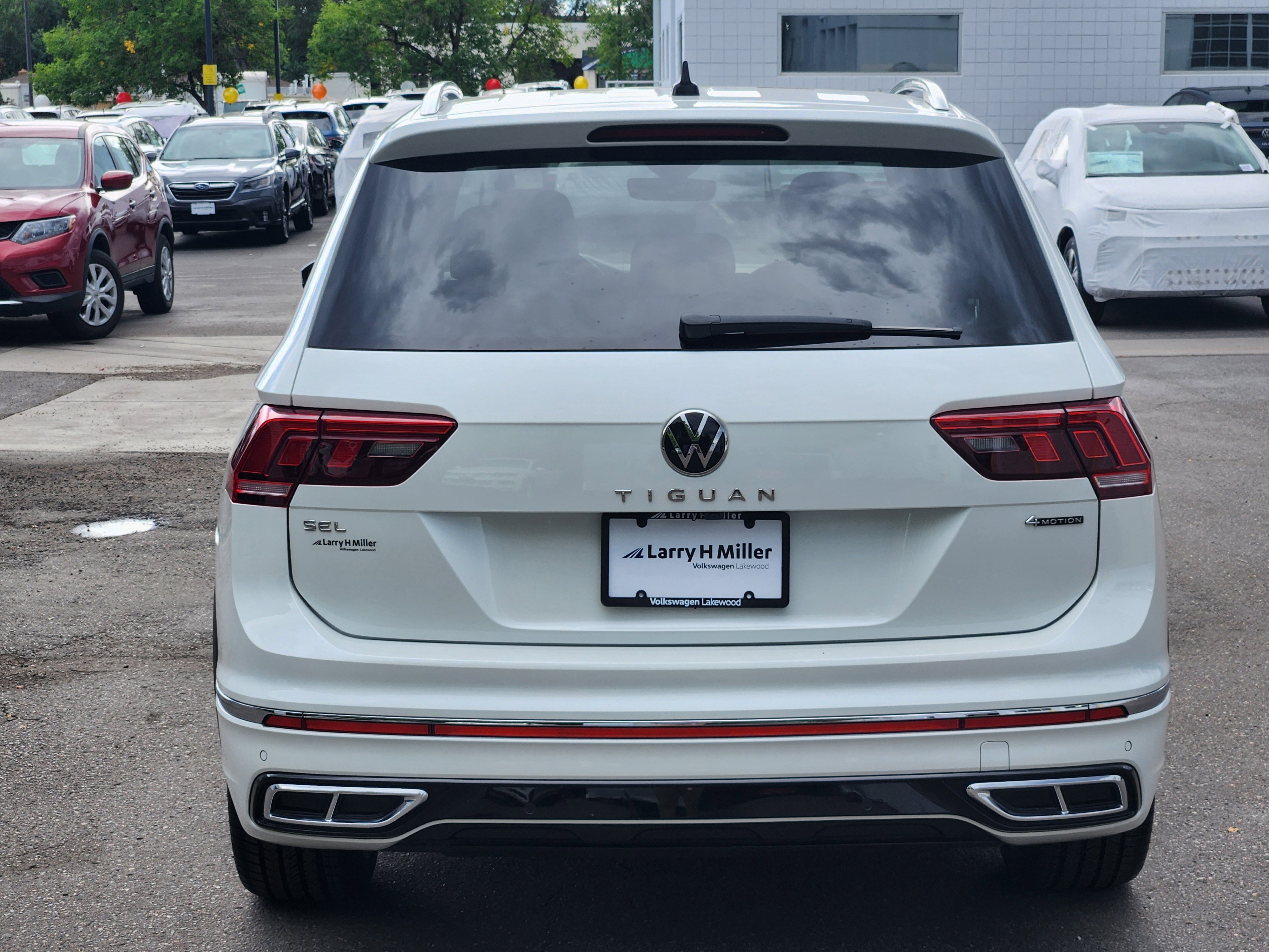 Certified 2022 Volkswagen Tiguan SEL R-Line image 5