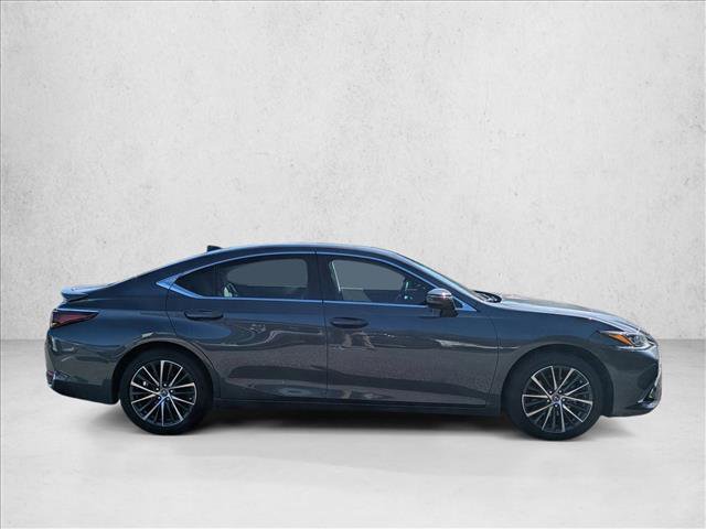 Used 2025 Lexus ES 300h w/ Premium Package image 4