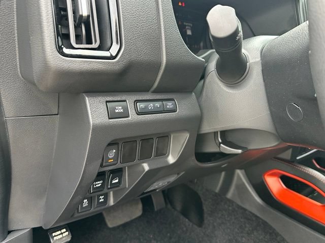 Used 2025 Nissan Frontier PRO-4X AWD/4WD image 34