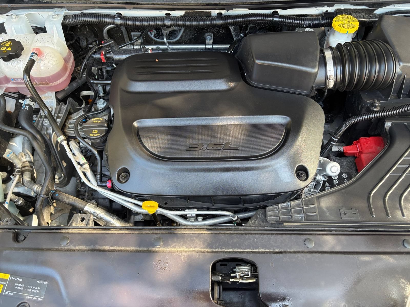 Used 2025 Chrysler Pacifica Limited FWD image 36