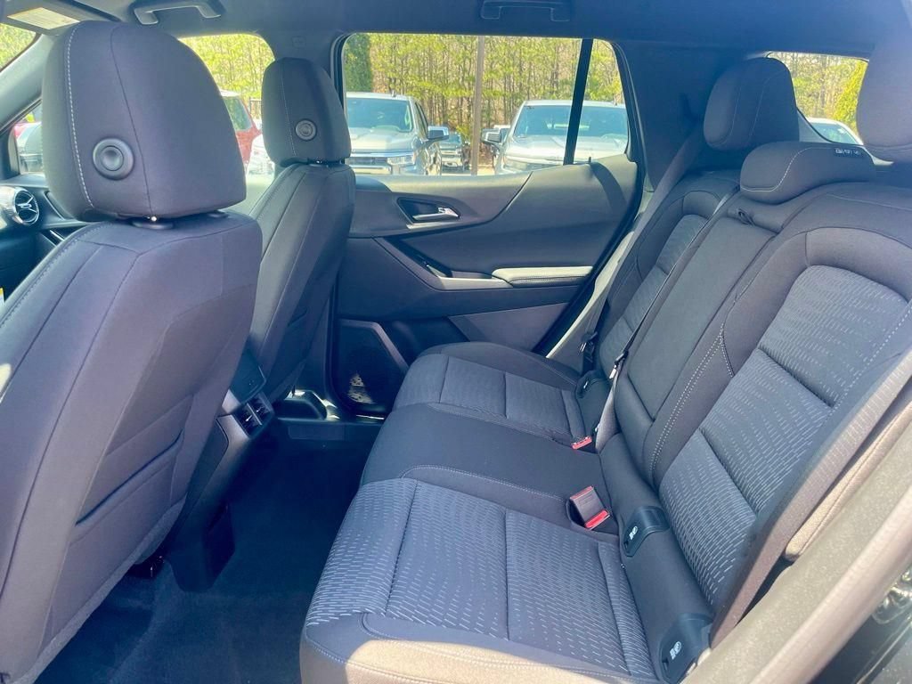 New 2026 Chevrolet Equinox LT w/ Safety and Technology Package AWD/4WD image 25
