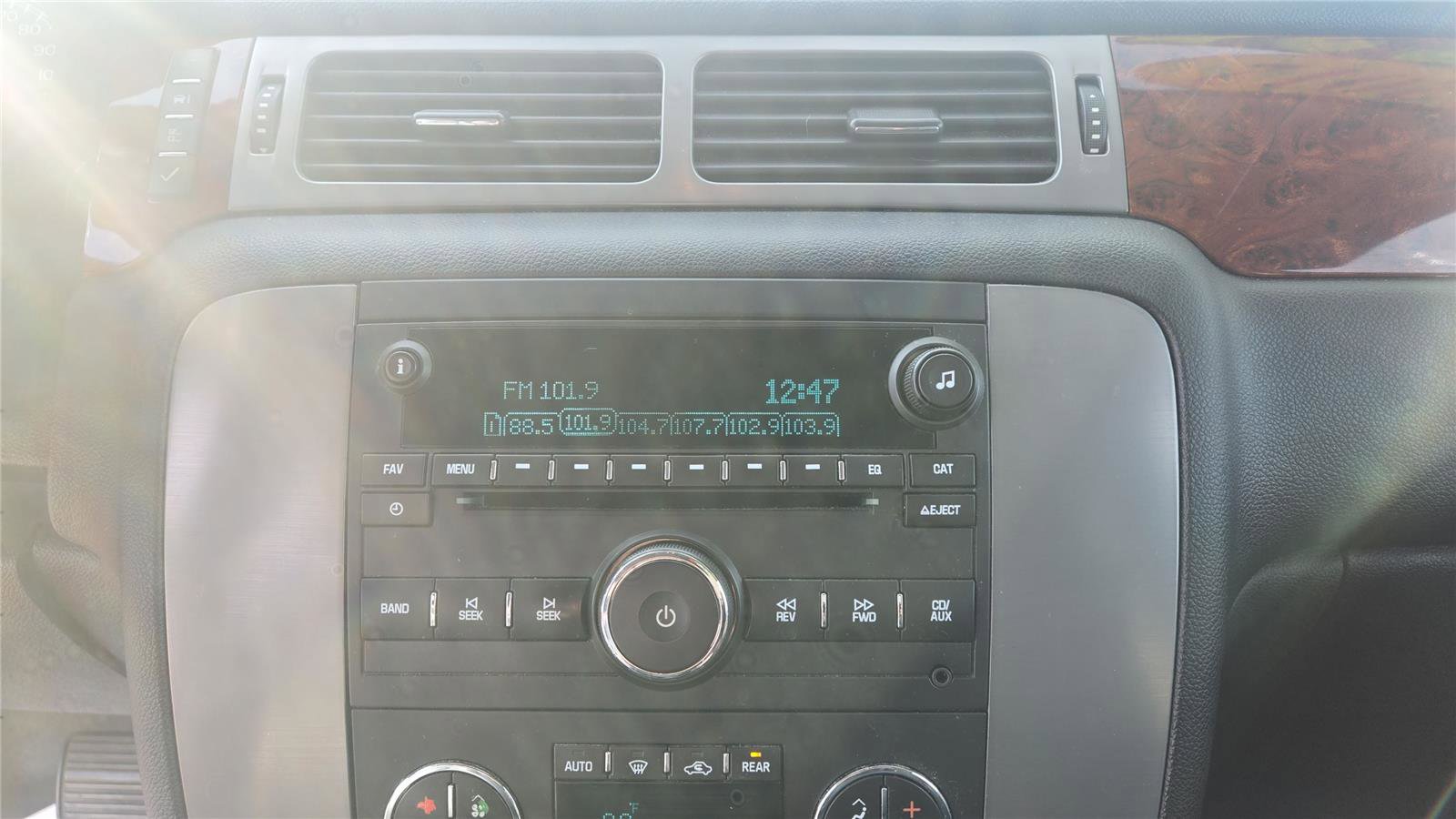 Used 2012 GMC Yukon SLT w/ Regional Value Package image 13