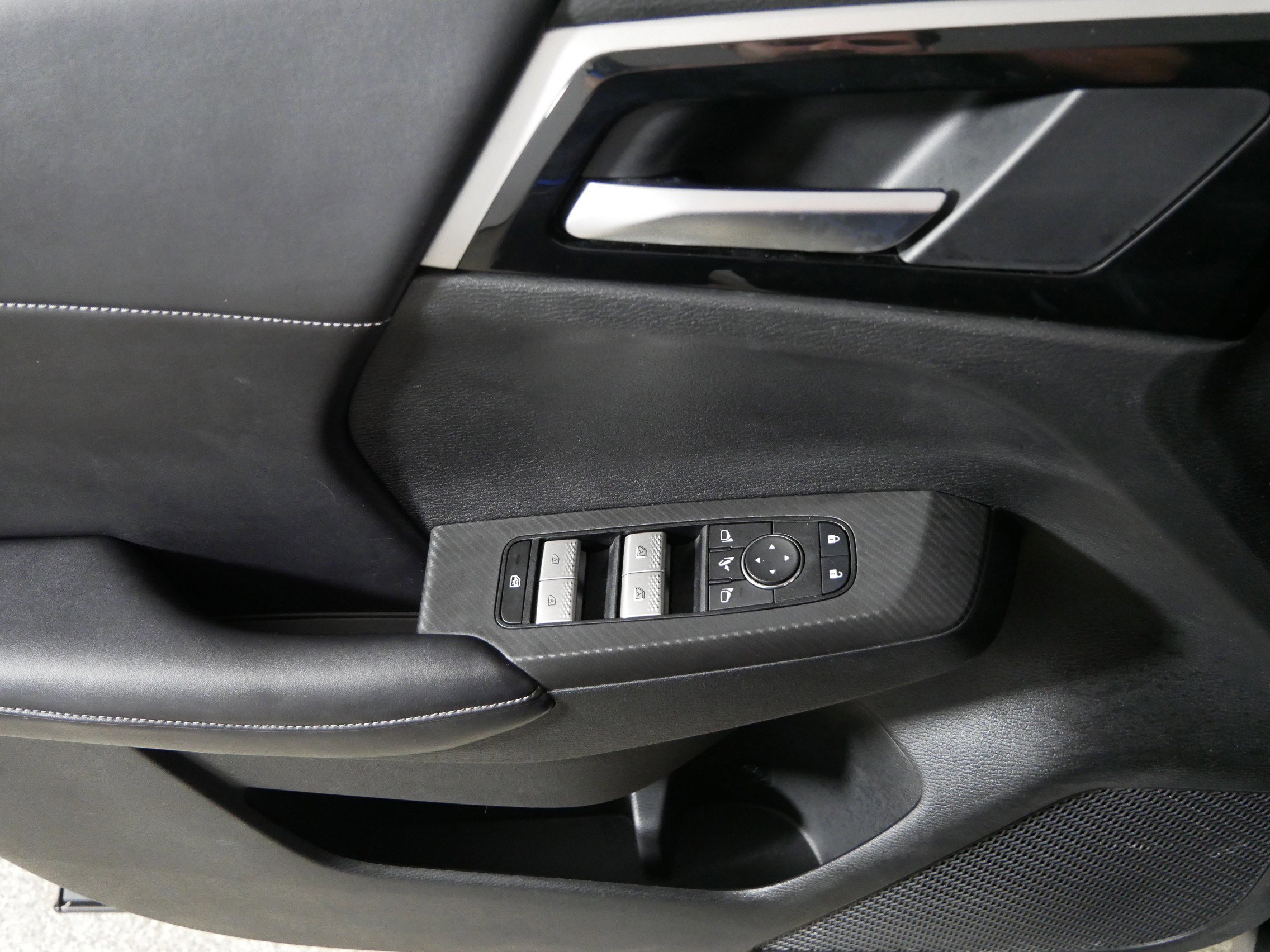 Used 2024 Mitsubishi Outlander SE image 19