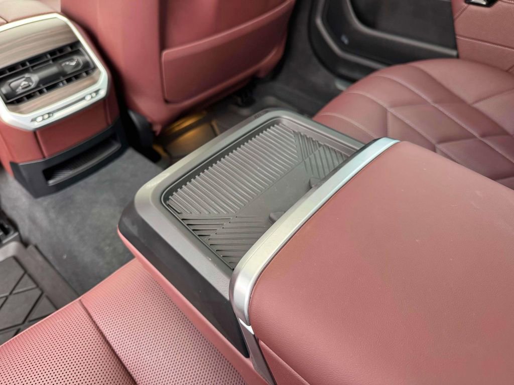 Used 2023 BMW 760i xDrive w/ Parking Assistance Package AWD/4WD image 15