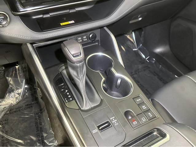 Used 2023 Toyota Highlander XLE image 32