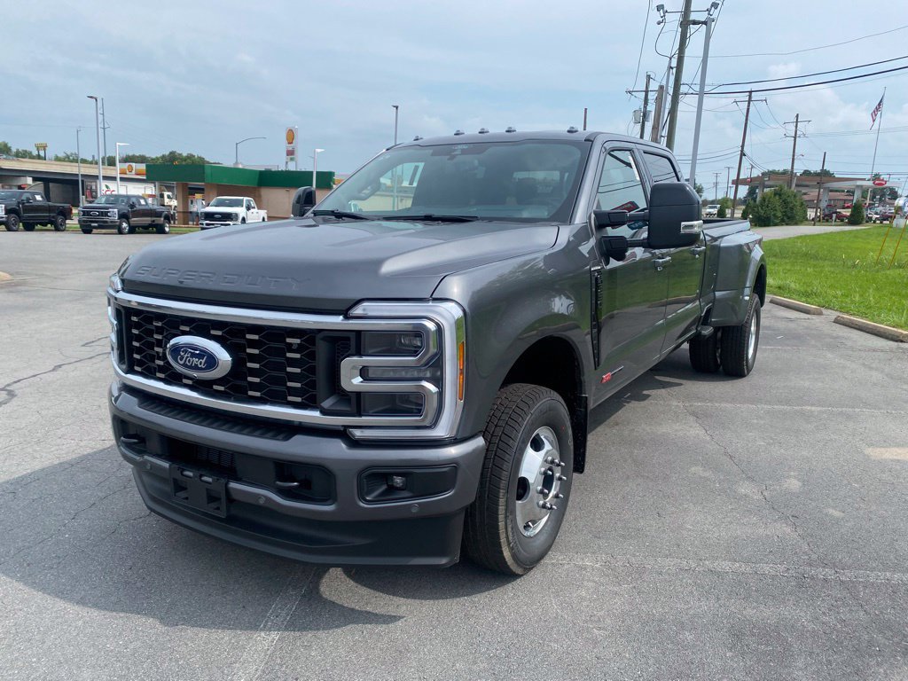 New 2026 Ford F350 Platinum AWD/4WD image 3