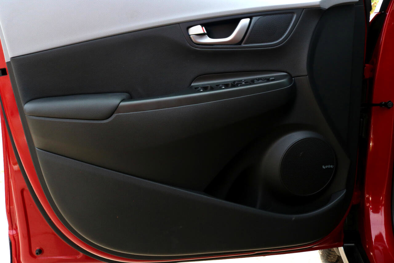 Used 2021 Hyundai Kona Limited w/ Winter Weather Package image 16