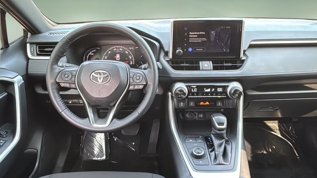 Used 2025 Toyota RAV4 SE w/ Convenience Package AWD/4WD image 10