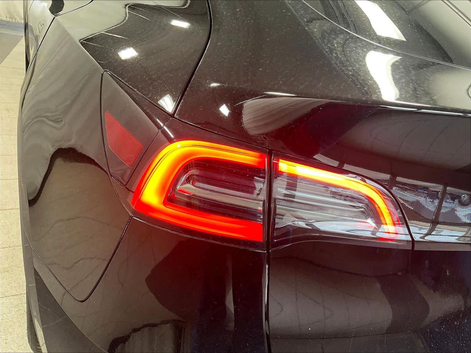 Used 2022 Tesla Model Y Long Range AWD/4WD image 34