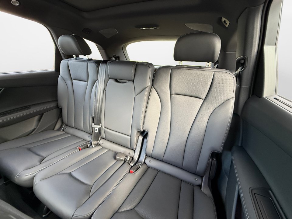 New 2026 Audi Q7 3.0T Premium Plus AWD/4WD image 12