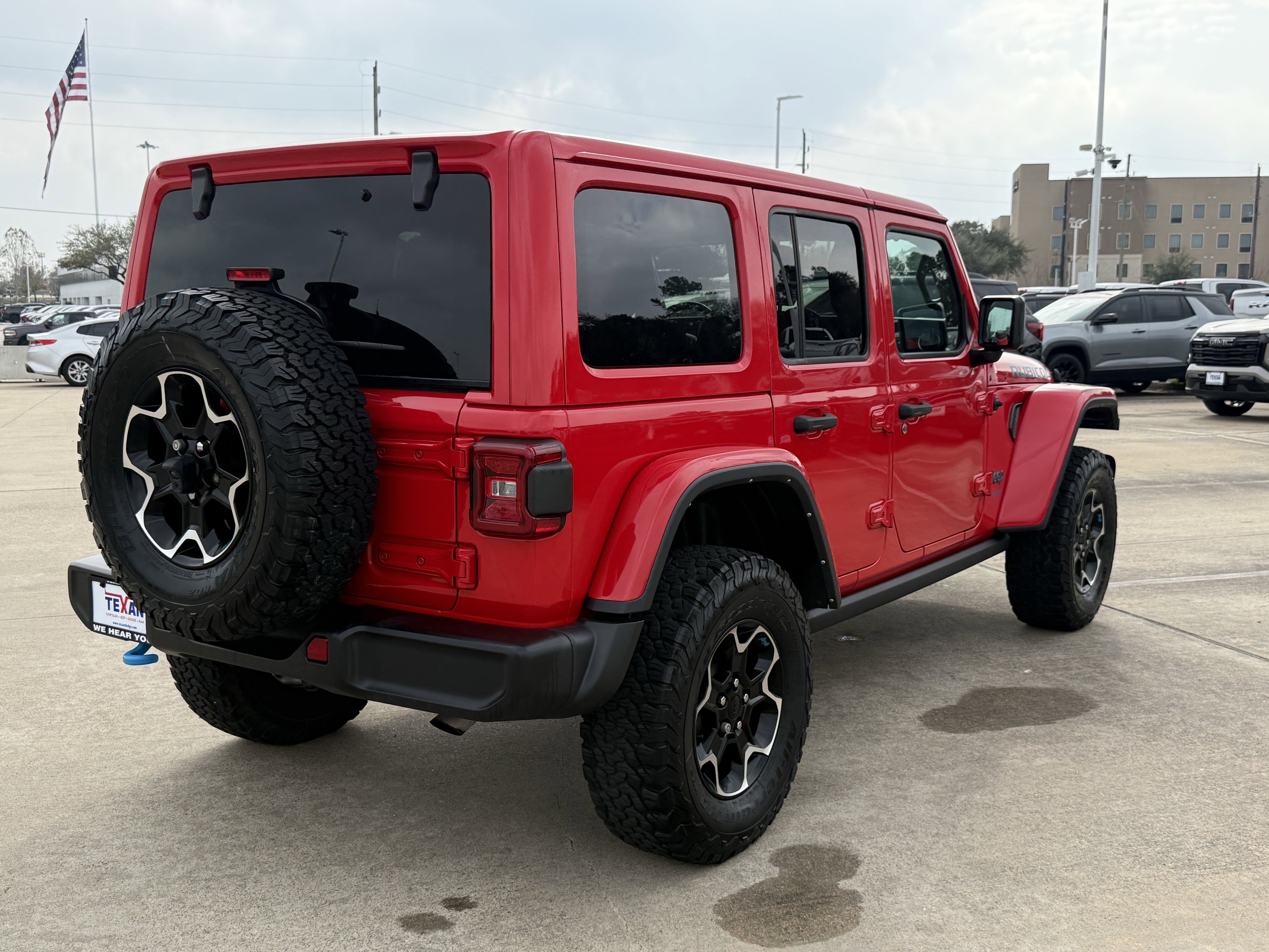 Used 2022 Jeep Wrangler Unlimited Rubicon 4xe w/ Cold Weather Group image 5