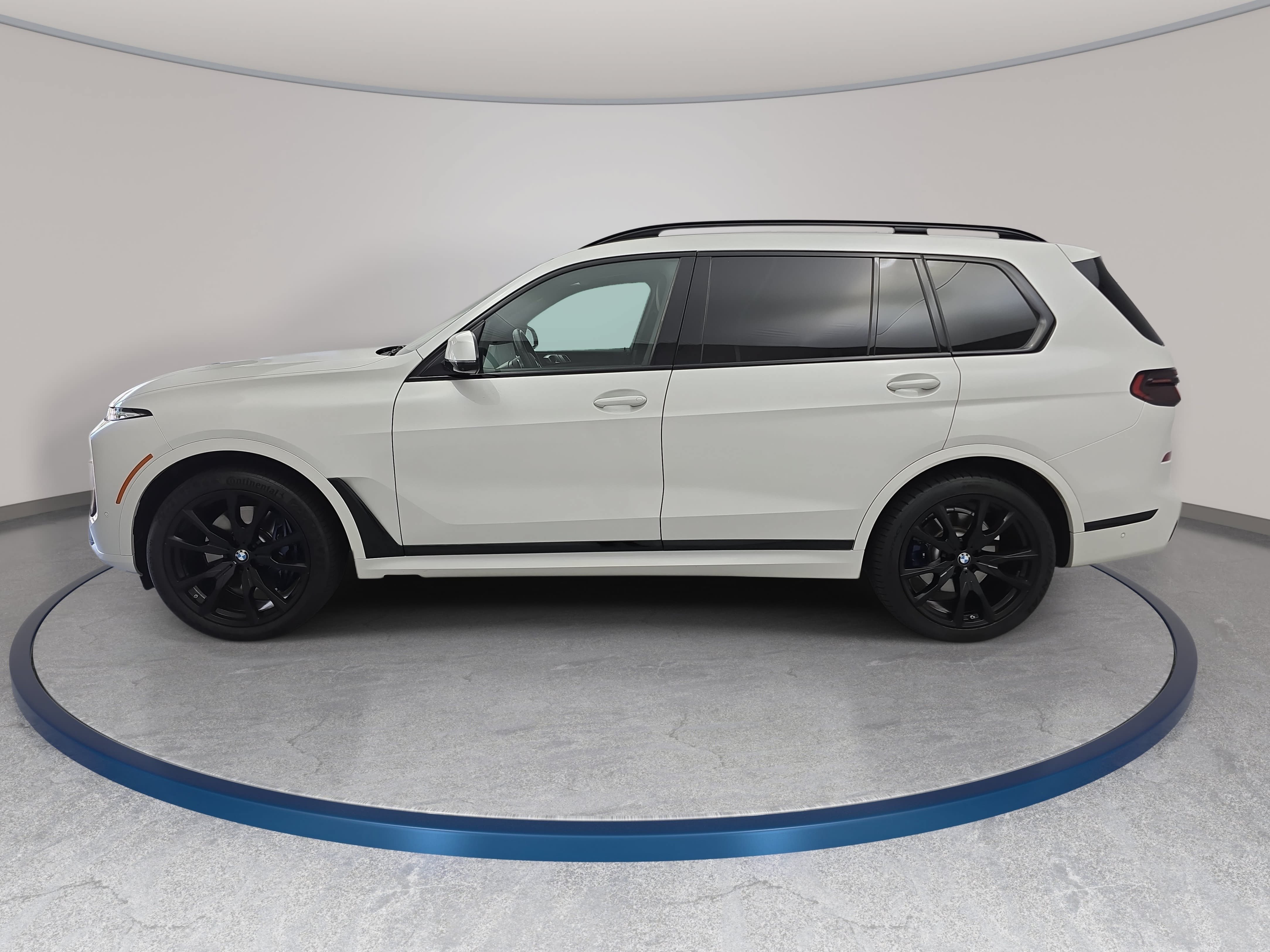 Used 2024 BMW X7 xDrive40i w/ M Sport Package AWD/4WD image 8