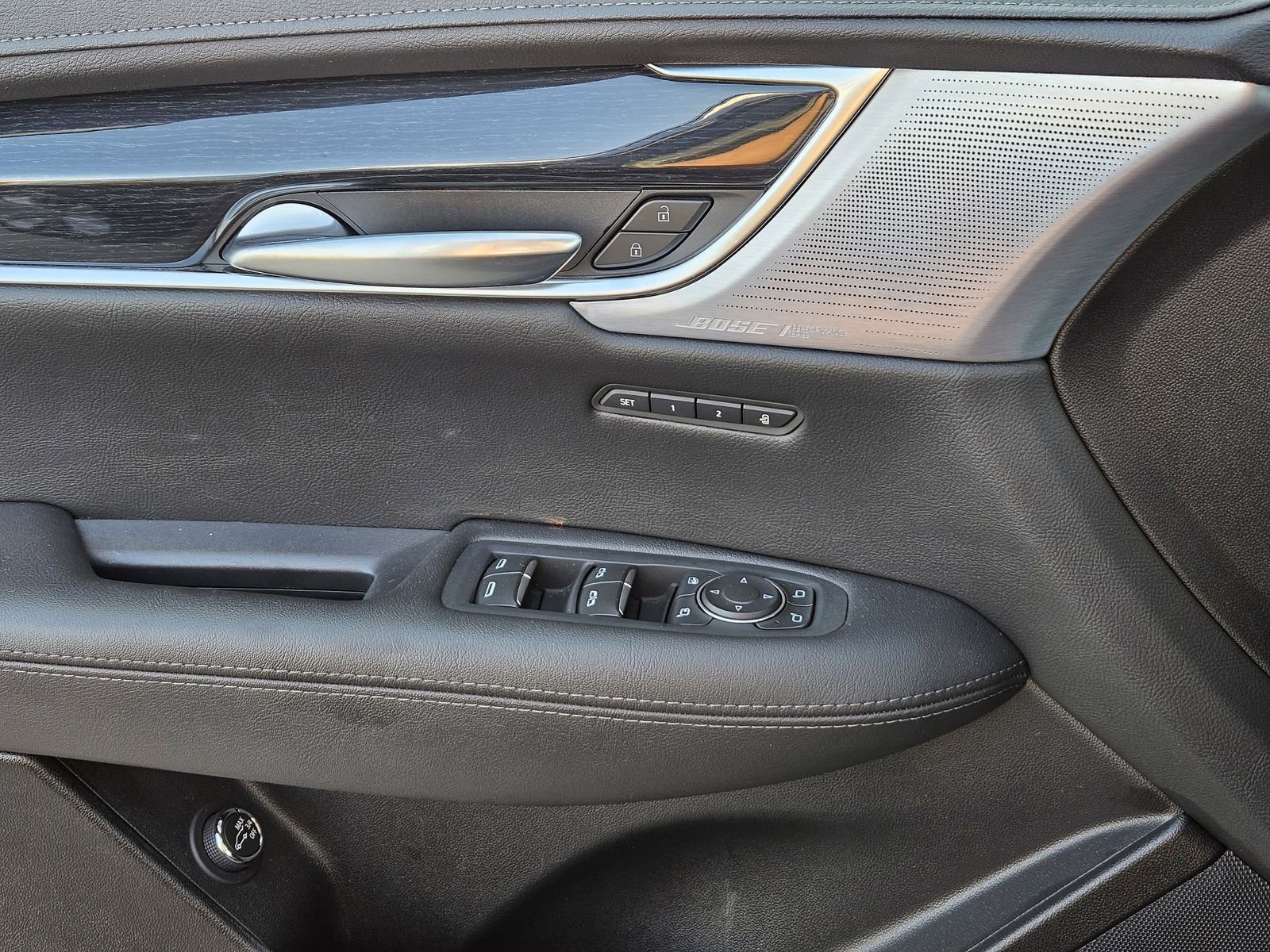 Used 2025 Cadillac XT5 Premium Luxury image 30