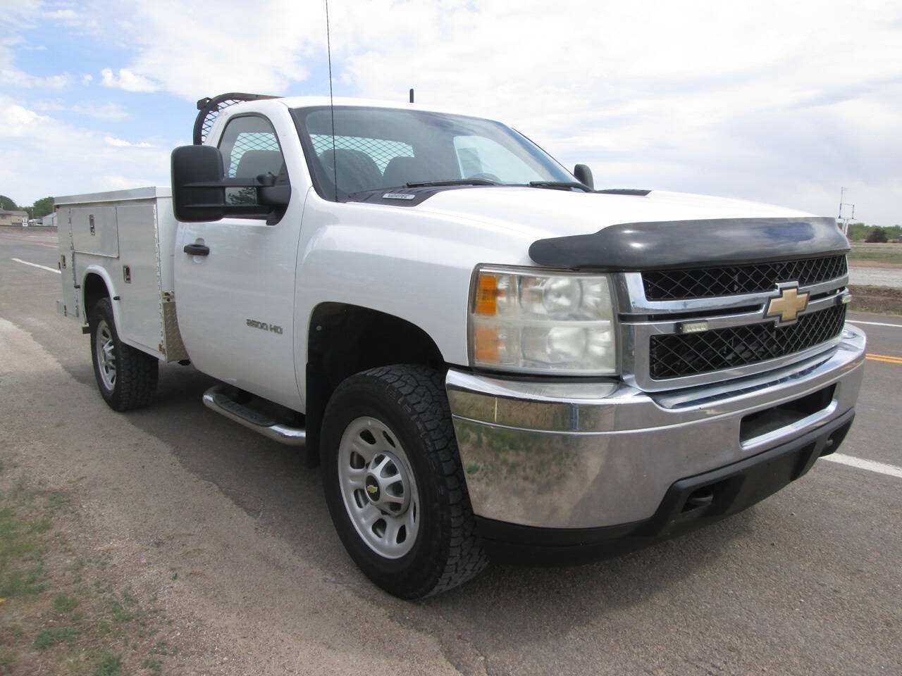 Used 2011 Chevrolet Silverado 2500 W/T AWD/4WD image 4