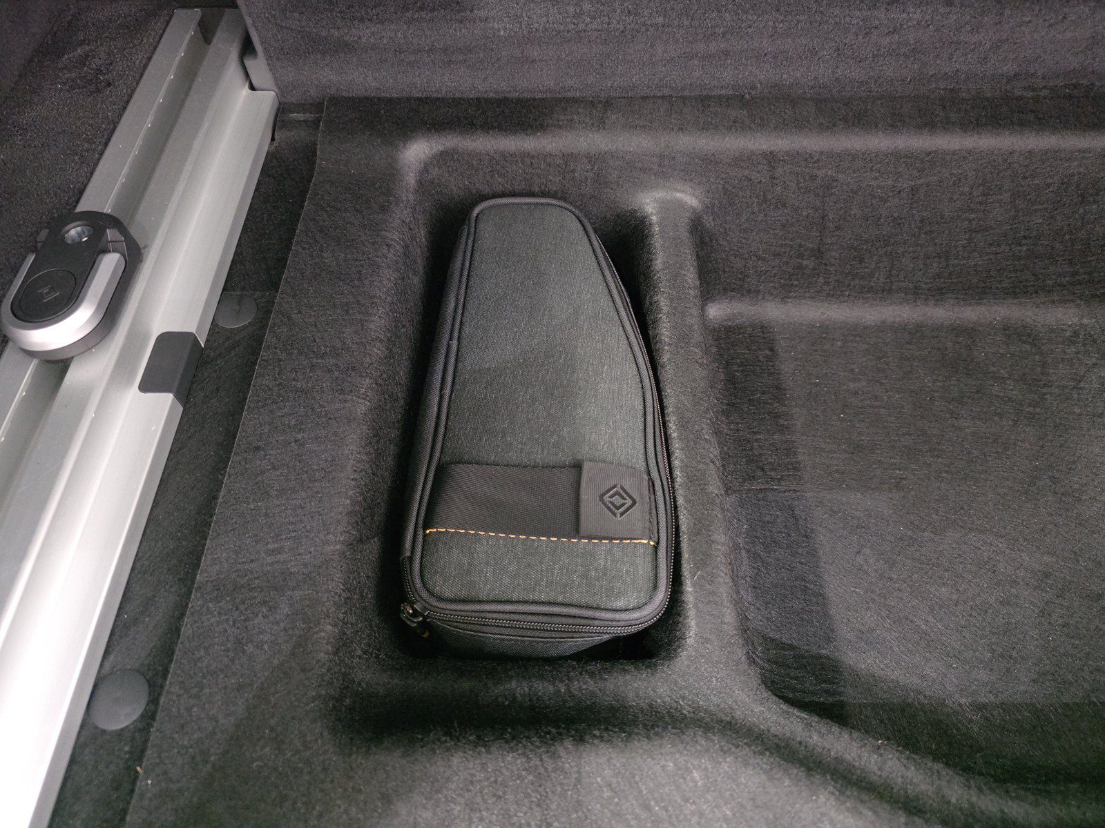 Used 2024 Rivian R1S Adventure AWD/4WD image 34