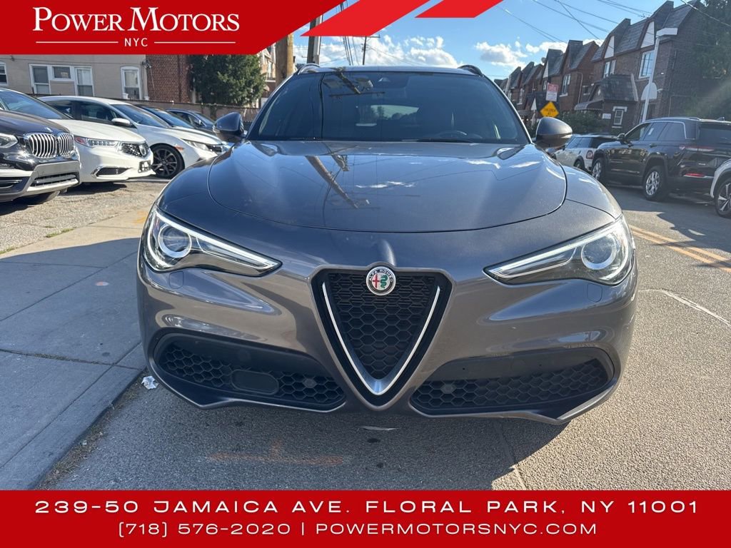 Used 2023 Alfa Romeo Stelvio Ti image 8