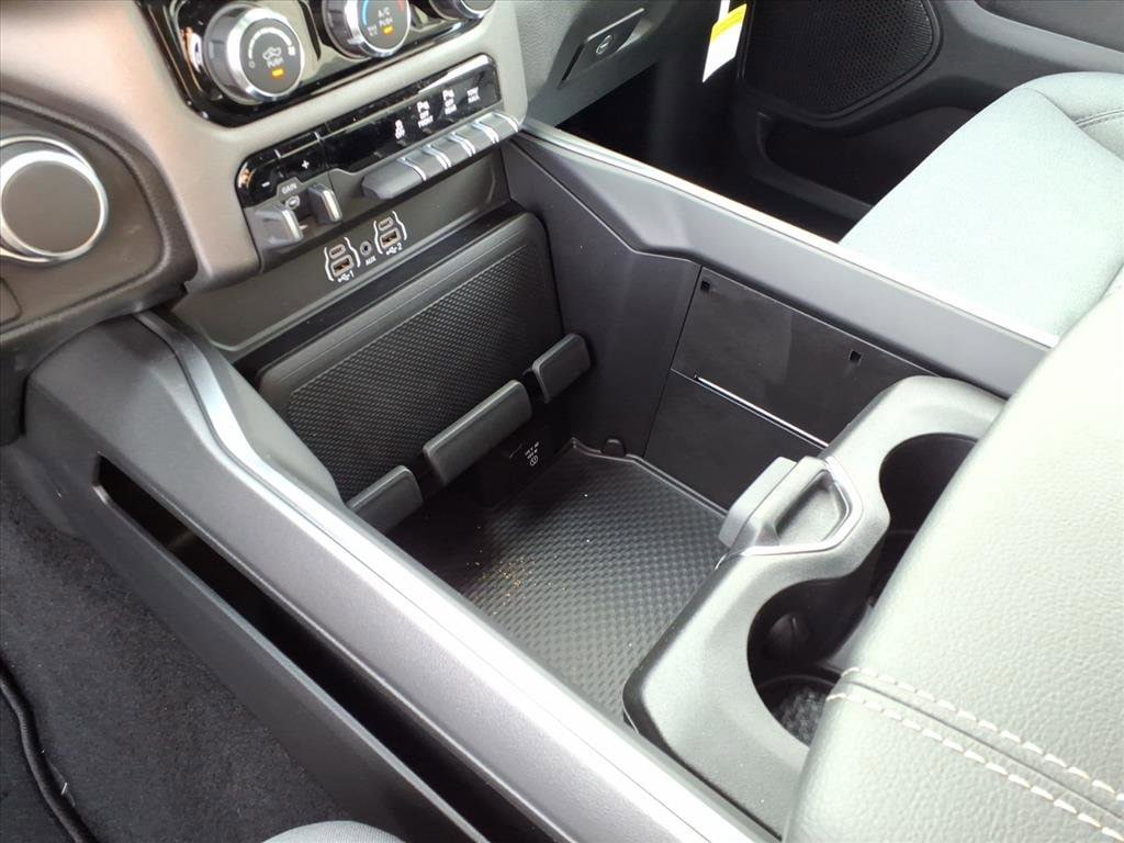 New 2026 RAM 1500 Big Horn AWD/4WD image 12