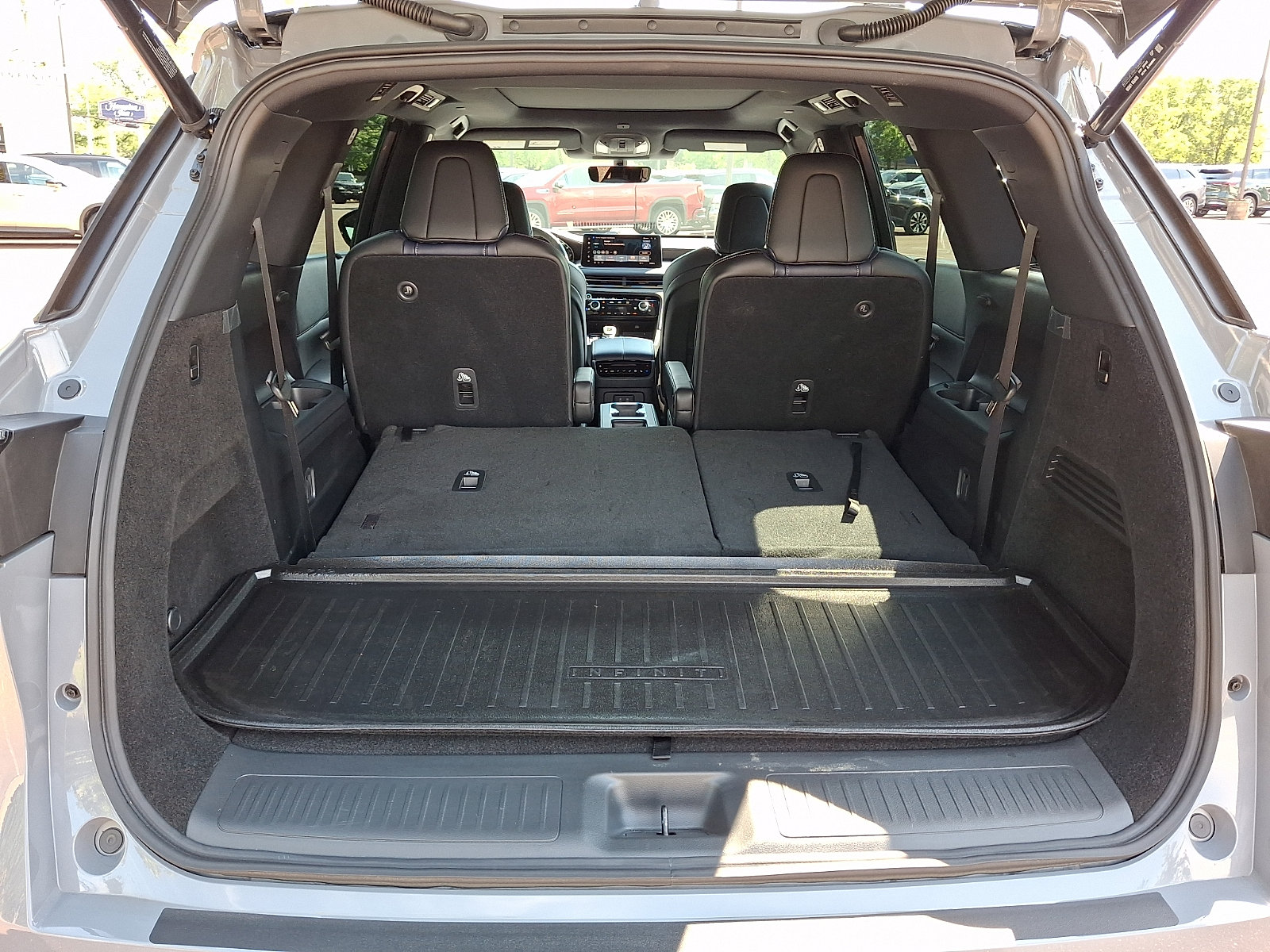 Certified 2026 INFINITI QX60 Sport w/ Dark Cargo Package AWD/4WD image 31