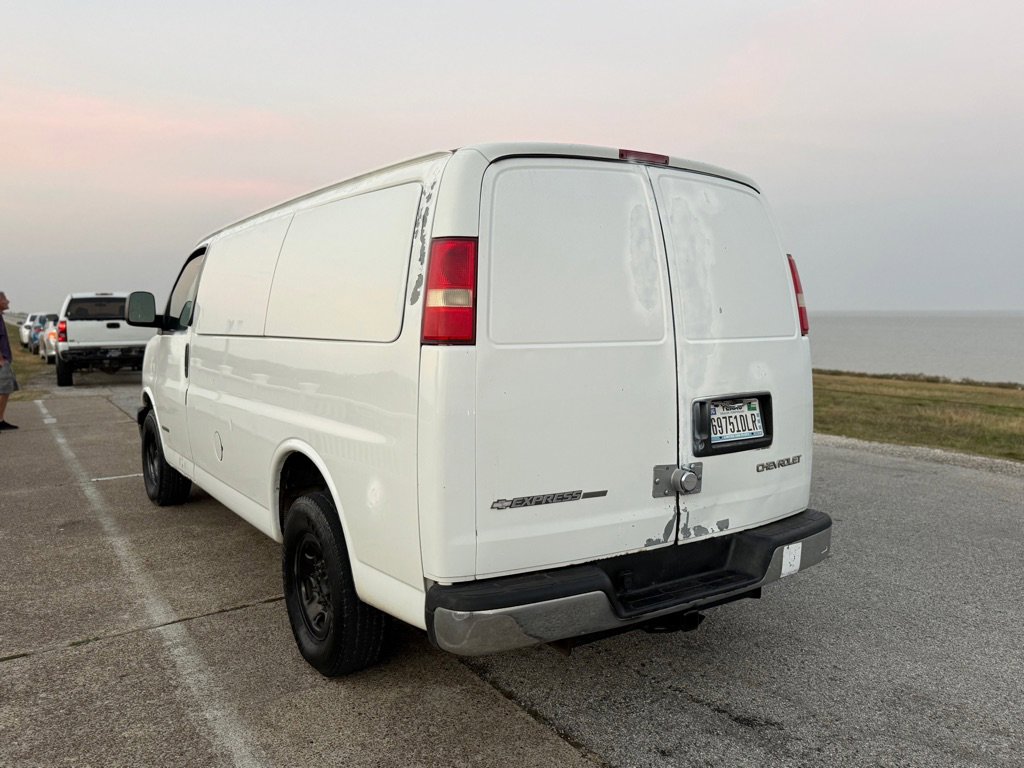 Used 2005 Chevrolet Express 3500 w/ Express Access Plus Package image 7