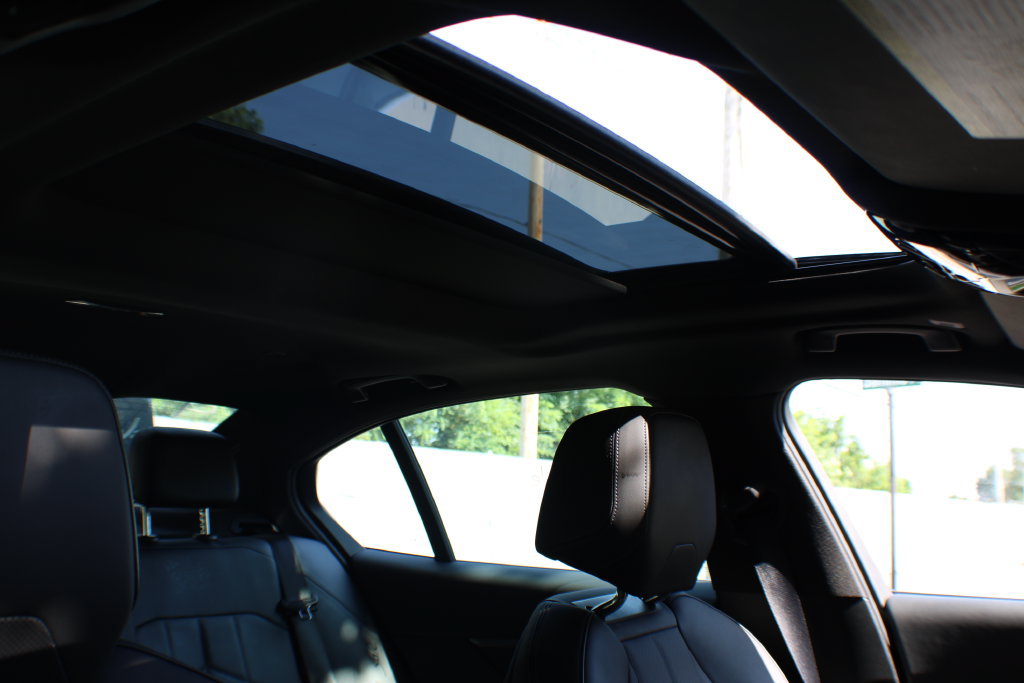 Used 2025 BMW 530i RWD image 24