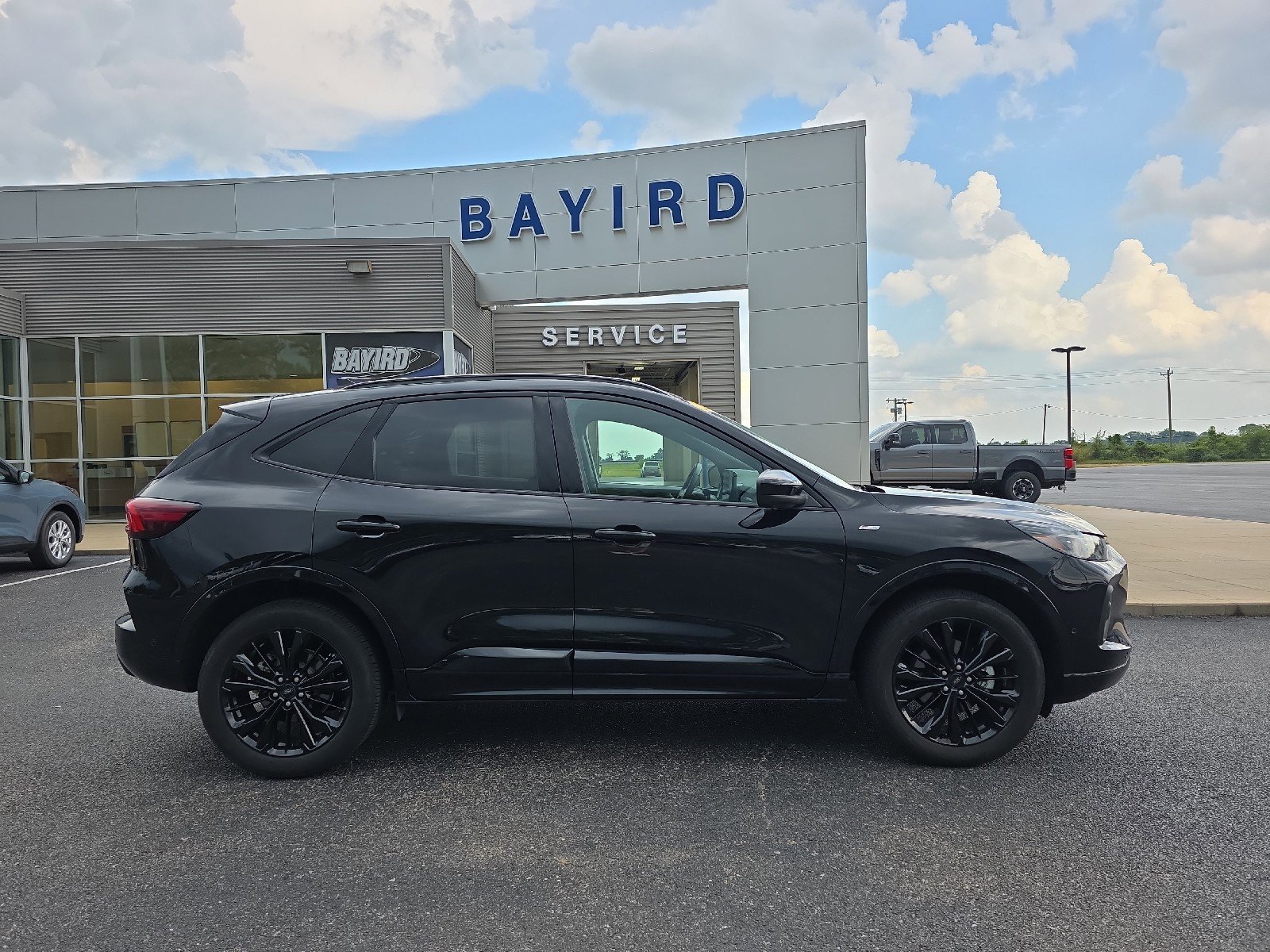 Used 2024 Ford Escape ST-Line Elite w/ Premium Technology Package image 1