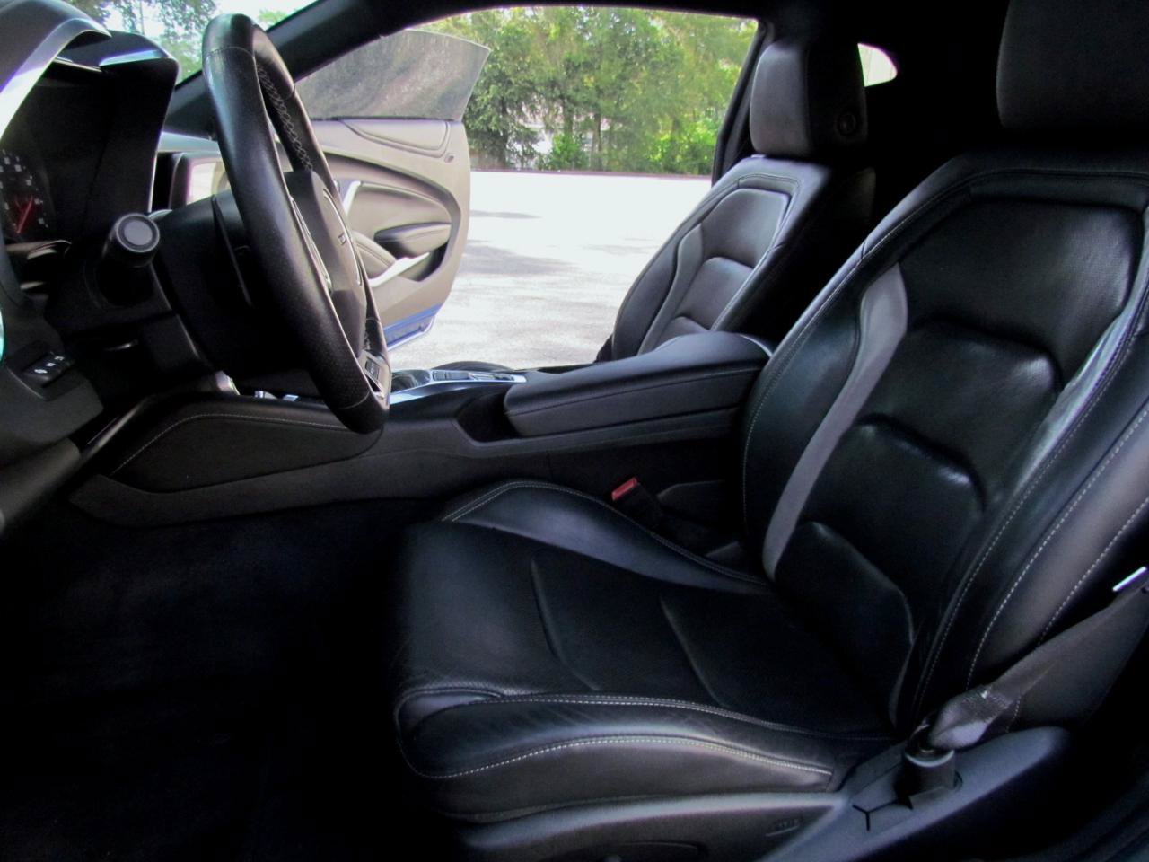 Used 2017 Chevrolet Camaro LT RWD image 13