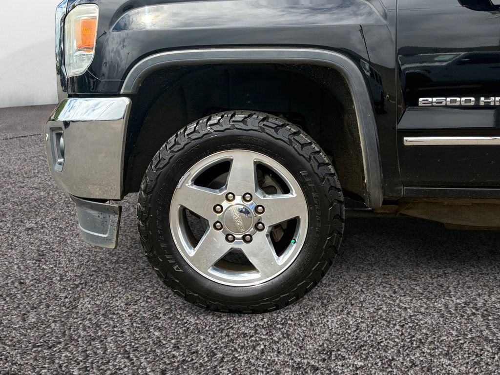 Used 2015 GMC Sierra 2500 SLT w/ Duramax Plus Package AWD/4WD image 9