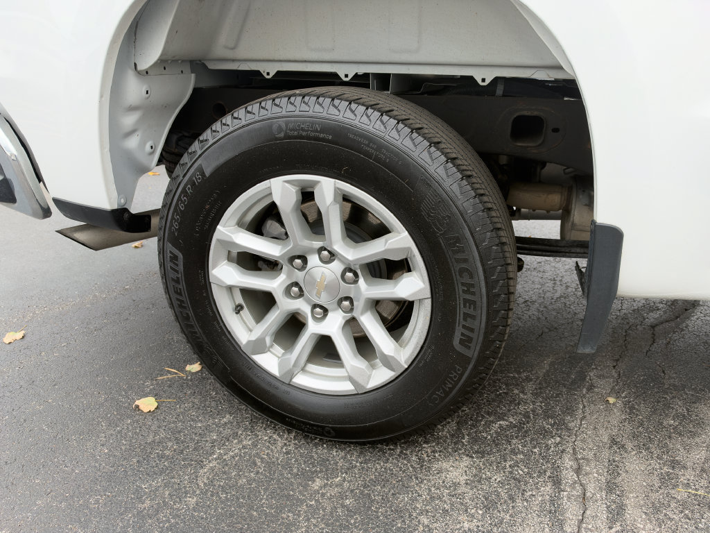 Used 2024 Chevrolet Silverado 1500 LT AWD/4WD image 8