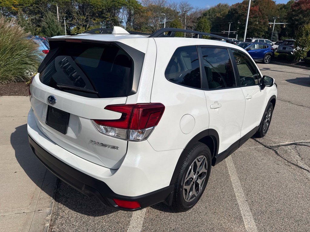 Used 2023 Subaru Forester Premium AWD/4WD image 2